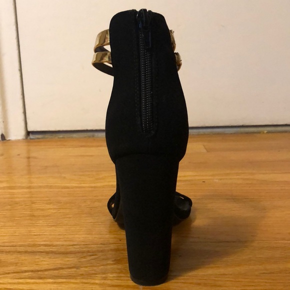 Charlotte Russe Black and Gold Velvet Heels - Picture 7 of 8
